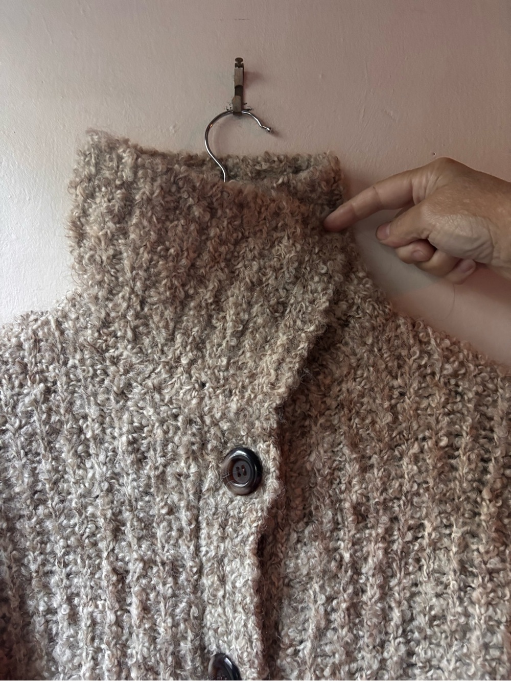 Cozy Vintage Women's Beige 100% Wool Chunky Bouclé Button-Up Cardigan Sweater - Picture 10 of 14